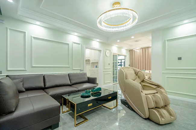 120㎡現(xiàn)代三居，飄窗與收納柜結(jié)合，打造實(shí)用起居臥室